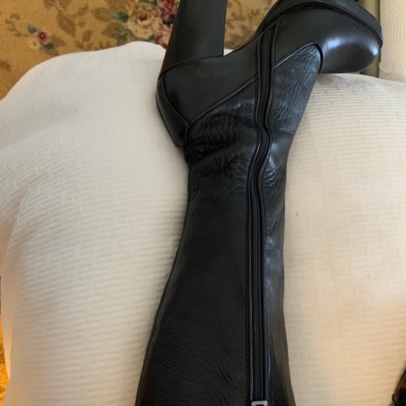 Prada boots - Picture 2 of 4